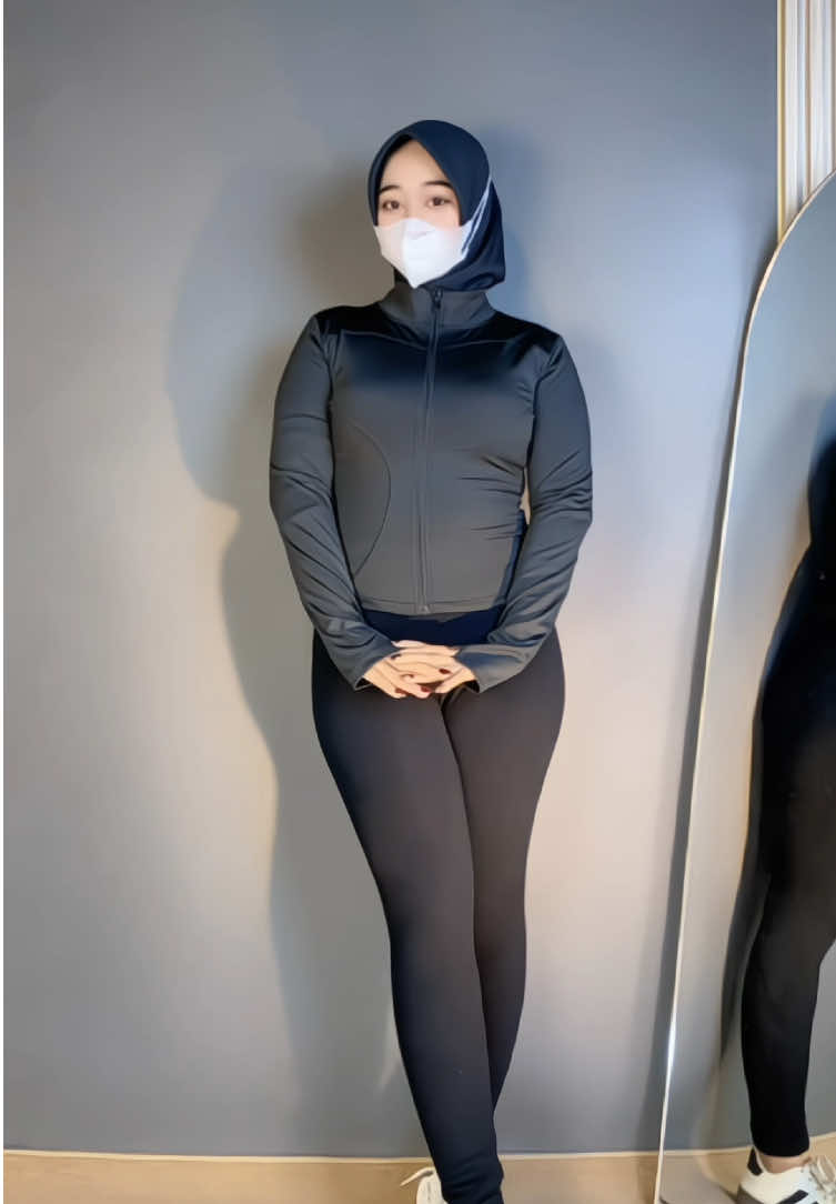 solusi buat kamu yang suka olahraga nih sayy, aku ada rekomendasi jaket buat olahraga nih bahan adem super elsatis lohh🫶🏻 #jaketolahraga #olahraga #gym #rekomendasioutfit #fyp 