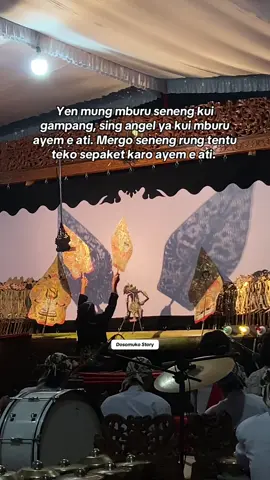 Hawane panas-panas ngeneki mesti nek pas lungan2 po acara2 genah sumuk poll, mending tukuo kipas sing ng kranjang iku.. genah simple isoh di gowo ng ngendi wae.. tur meneh ya dijamin ra sumuk nek wis nyekel barange.. ☝️  #wayangkulit #pituturjowo #jowopride #storytime #beranda 