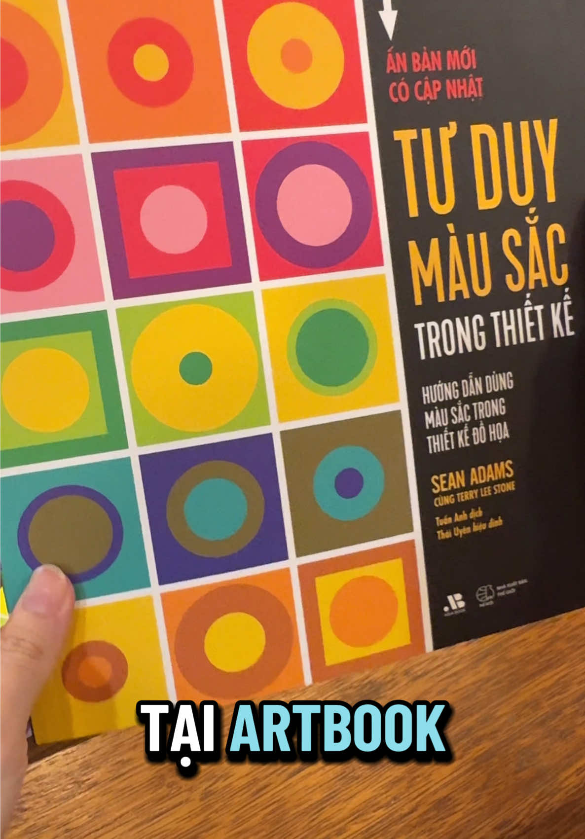 Một quyển sách chuyên về màu sắc lại cập bến Artbook 🎨✨ #artbook #tuduymausac #thietke #sách #book 