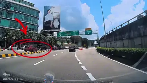 Minta viralkan dan repost biar ini orang bertanggungjawab nk raya dengan tenang kan🤝  RAJ3302 #RAJ3302 #vios #dashcam #accident #langgarlari😭 