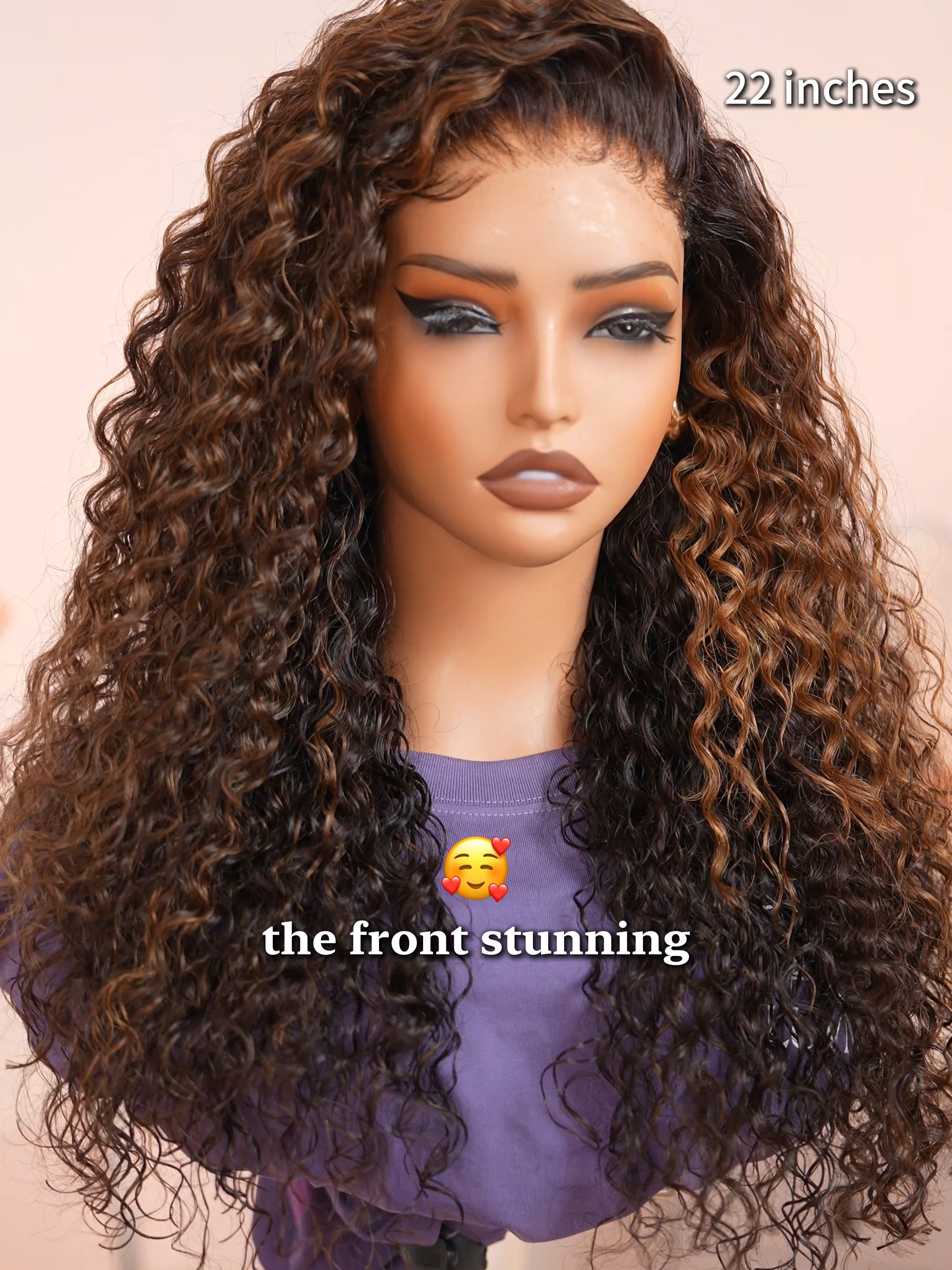 𝐁𝐢𝐠 𝐡𝐞𝐚𝐝 𝐨𝐫 𝐬𝐦𝐚𝐥𝐥 𝐡𝐞𝐚𝐝, no problem 😉 This All-Day Comfort™ wig hugs every shape, while brown highlights and perfect curls give you effortless glam ✨ 🔗𝐒𝐚𝐦𝐞 𝐰𝐢𝐠: Luvme All-Day Comfort™ Wig PartingMax Brown Highlights Funmi Curly 7x6 Closure HD Lace Glueless Wig Pre Cut Lace 🎁𝘽𝙪𝙮 𝙬𝙞𝙜𝙨 𝙜𝙚𝙩 𝙛𝙧𝙚𝙚 𝙜𝙞𝙛𝙩𝙨 𝙫𝙖𝙡𝙪𝙚 𝙍𝟐𝟓𝟎𝟎 #luvmehairsouthafrica #blackgirlmagic #curlywigs #funmihair #adjustablewigcap #gluelesswig #colorwigs #naturalhairproducts #wigsale
