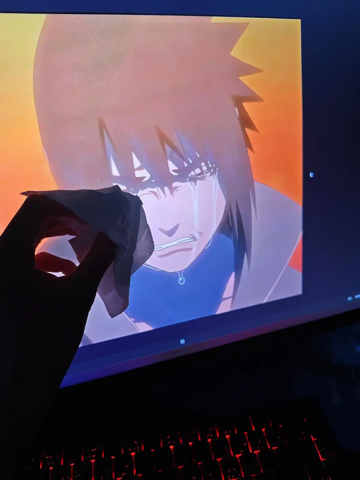 “Nhìn Sasuke rơi nước mắt, bỗng thấy tim mình cũng đau theo. Dù mạnh mẽ đến đâu, con người vẫn có lúc yếu lòng, vẫn có những nỗi đau không thể nói ra. Có lẽ đằng sau ánh mắt lạnh lùng ấy là cả một trái tim đầy vết thương nơi chất chứa những mất mát, cô đơn và hối tiếc không bao giờ lành...’’  #anime #fyp #sasuke #sad #xh 