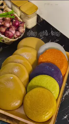 Bánh dày Tây Bắc bên ngoài giòn bên trong dẻo quẹo lun, chiên lên chấm tương ớt hoặc sữa ngon bá cháy #TikTokAwardsVN #xuhuong #banhdaygiatay #banhdayngusac #@bepnhangan94 @Bếp nhà Ngân  @Bếp nhà Ngân  @Bếp nhà Ngân 