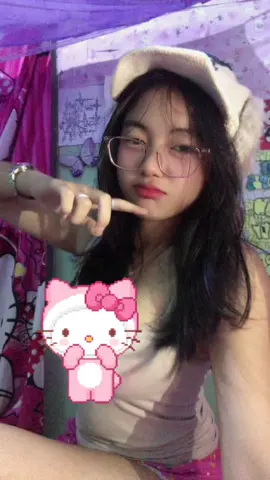 မေမေဆူမှာစိုးလို့ Hello kitty လေးကိုခေါ်ထားရတာ 🤪