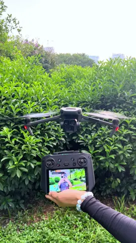 The drone controlled by a square remote control #drone  #fyp #tiktokshop #HD #GPS       This is exactly what you need.