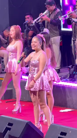 Mix Rosaditas con la hermosa Kassandra Chanamé - Son del Duke.