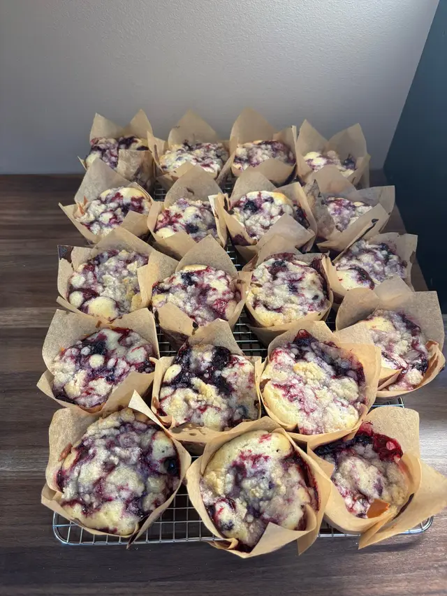 Going in the farmstand tomorrow! #farmstand #sweettreat #yummy #cinnamonroll #blueberrymuffins 