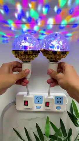 Đèn xoay 7 màu vũ trường , nháy chớp đổi mầu tạo sân khấu hiệu ứng 360 #TikTokAwardsVN #reupvideo #vairal_video #xuhuong #thoitrangnu 