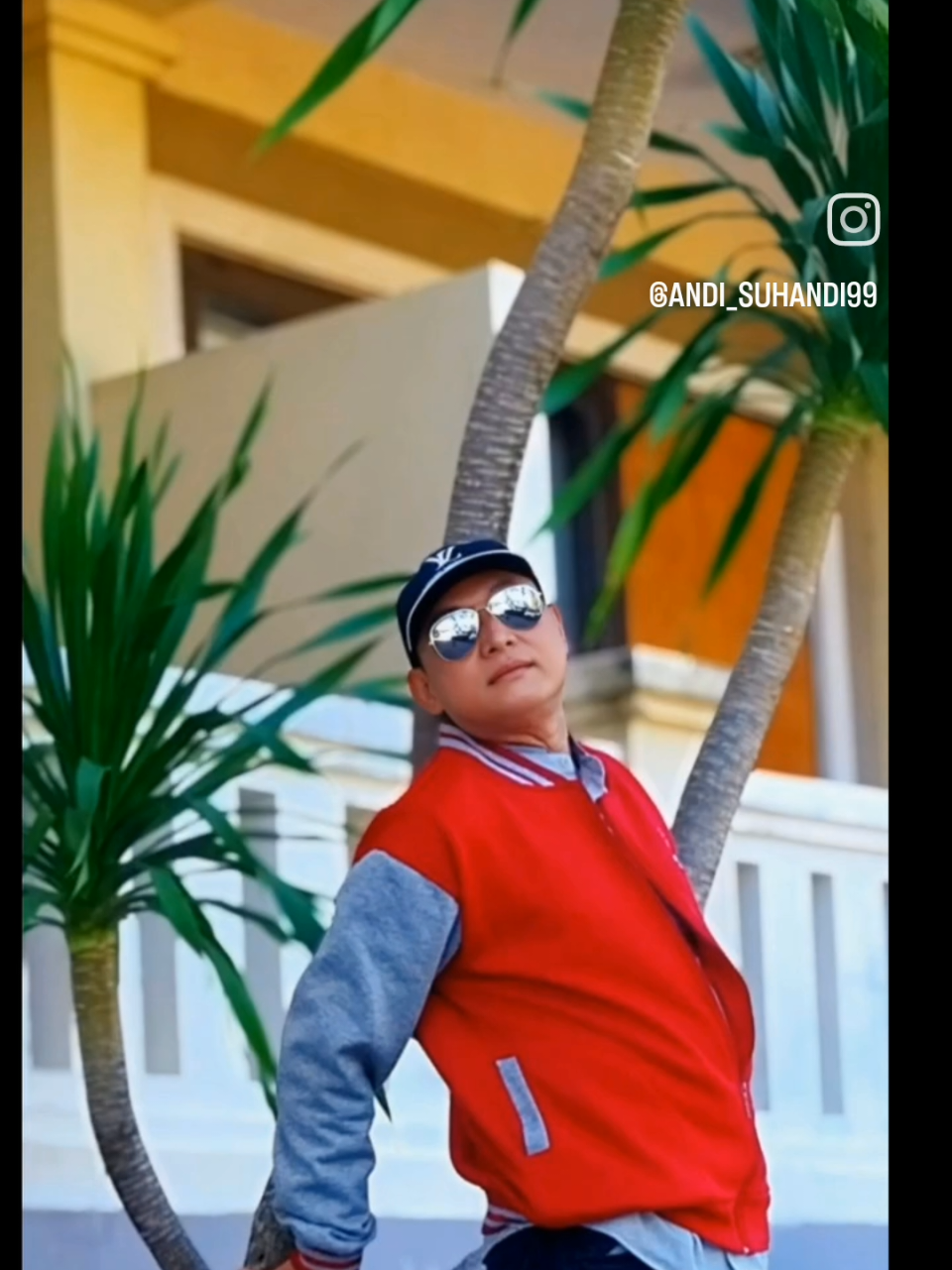 HARI INI ORANG TUA TAKLUK PADA ANAKNYA KEMUDIAN ANAKNYA JUGA TIDAK BISA DIHUKUM DI SEKOLAH KARENA GURUNYA TAKUT DIKRIMINALISASI. INI PROBLEM. DAN SAYA KE DEPAN AKAN TEGAS, KALUA ORANG TUA MENCAMPURI SISTEM PENDIDIKANNYA, DI SEKOLAH DIA NGATUR GURUNYA, DIA NGATUR KEPALA SEKOLAHNYA, DIA MENGINTERVENSI, MAKA SAYA AKAN PUTUSKAN ANAK ITU TIDAK BISA SEKOLAH DIMANAPUN! SILAHKAN DIDIK OLEH ORANG TUANYA,#smacimargafyp 