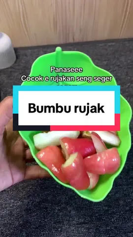 Enak bgt pass cocok segerrrrrr #bumburujak  #bumburujaktabur  #bumburujakbangkok  #rujakan 