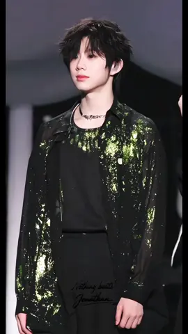 មិនដឹងមនុស្សអីទេមិនដែលជួបសោះនិយាយពីថាសង្ហាអើយសង្ហា😔🫶🏻🫶🏻#chenyiheng #tffamily_4th_generation #tffamily 