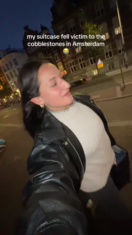 DIVA DOWN @Solgaard wanna send ur girl a new suitcase bc I love these things 😭😭