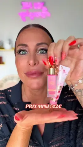 🍒 Duo de gloss MateCool “Cereza Ardiente” – Teinte 5 Bleuets 💋 Texture douce et non collante, brillance miroir et odeur cerise irrésistible 🍒 Format double : grand tube + mini flacon bijou à emporter partout ✨ 💄 Petit prix, grand effet — disponible sur TikTok Shop 12€  prix imbattable 🛒 #MateCool #CerezaArdiente #Gloss #makeup #MakeupAddict  @matecool.cosmetics @Adopterz 