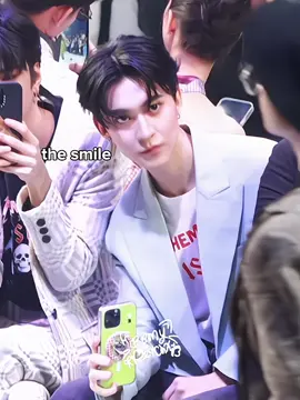 senyumnya ryujin 🥺💗 #ryujinpatji #ริวจินแพท #SiamParagonBIFW2025xKhemjira #ryujin #chira_patt cr : on X and tt [bemypeachx] @name is Ryujin @Pat(ji) 