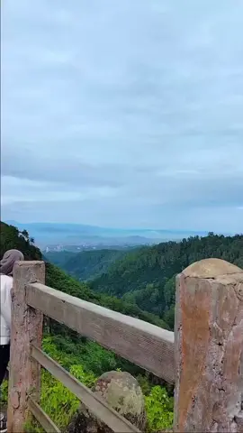 view kota bandung dan lembang dari tebing keraton😍 #bandung  #lembang  #tebingkeraton  #dago 