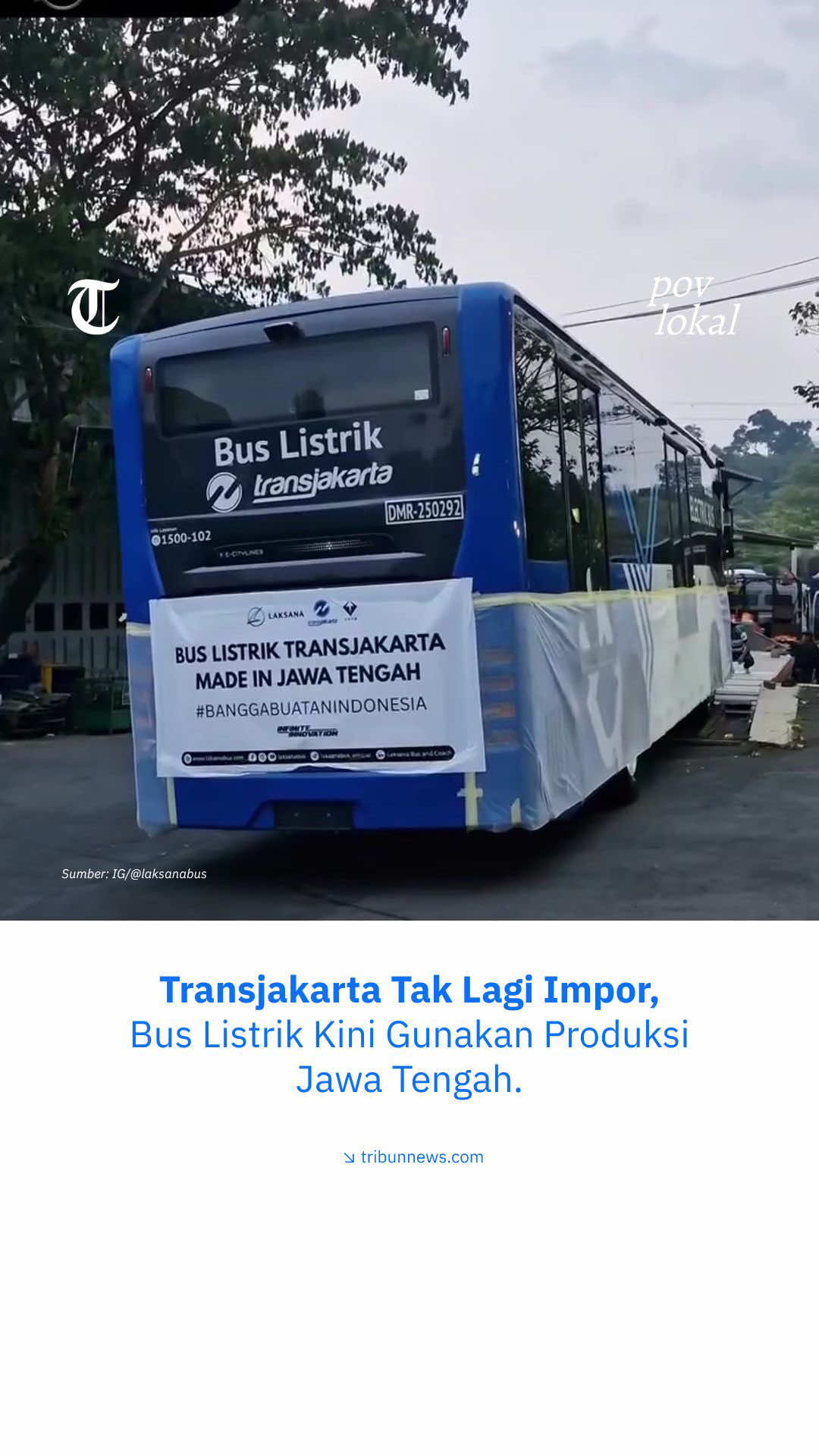 TransJakarta resmi menambah 50 unit bus listrik baru yang akan segera beroperasi di sejumlah rute utama ibu kota. Penambahan armada ini merupakan bagian dari komitmen Pemprov DKI untuk mewujudkan Jakarta sebagai kota rendah emisi pada 2030. Direktur Utama PT TransJakarta, Welfizon Yuza, menjelaskan bahwa bus listrik terbaru ini sudah dilengkapi dengan fitur ramah lingkungan, kapasitas baterai besar, serta sistem keamanan yang lebih canggih. Selain itu, kendaraan ini juga lebih senyap dan bebas polusi, memberikan pengalaman perjalanan yang lebih nyaman bagi penumpang. #tribunnews #lokalupdate #lokalupdatetribunnews #transjakarta #transportasiumum
