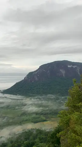 Keindahan bukit kelam dari#bukitluit ⛰️🍃