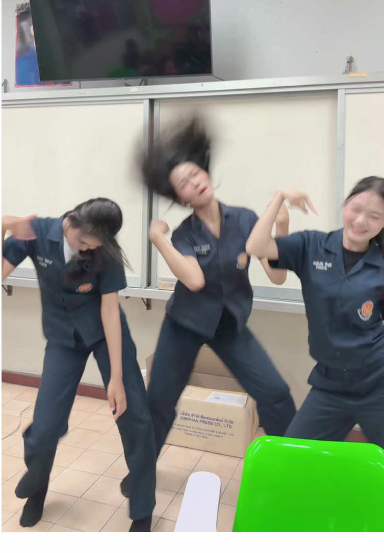 ถึงจะเป็นคนบ้าครูก็รัก 🤣 #ฟีดดดシ #เทคนิคบุรีรัมย์ #การตลาด #เปิดเทอม 