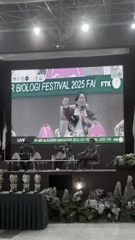 Terima kasih yang sebesar-besarnya saya sampaikan kepada seluruh panitia , pengurus dan keluarga besar Himpunan Mahasiswa Prodi Biologi Fakultas Tarbiyah dan keguruan Universitas Alauddin Makassar atas kehormatan yang diberikan kepada saya untuk hadir dan berbagi pandangan dalam Talksow  Pendidikan dengan tema “Anak muda dan Kepempinan “ Menjadi bagian dari ruang diskusi yang digagas oleh mahasiswa seperti ini selalu menjadi pengalaman yang berharga bukan hanya karena kita berbicara soal Pemipimpin, tapi karena kita juga sedang berbicara tentang masa depan bangsa yang sedang kalian bangun lewat gagasan, semangat, dan kolaborasi.