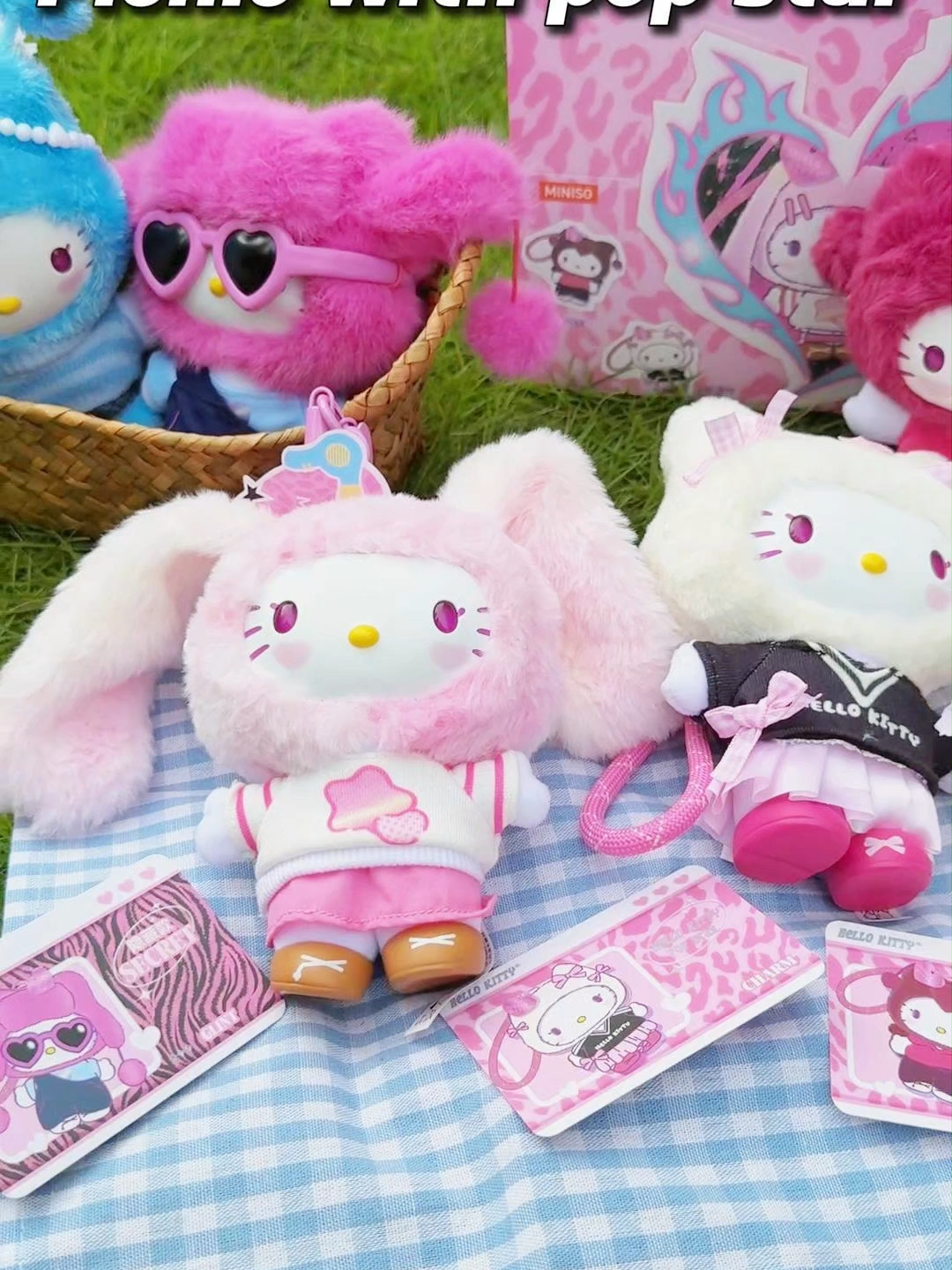 🐱🌸Would you like to have a picnic with Pop Star? 🎁Surprise Box: Hello Kitty Pop Star Vinyl Plush✨ 🌍The New Collection available in Australia 🇦🇺 | 📅 Oct 25th Australia 🇦🇺 Sydney (NSW) 📍 MINISO George St Melbourne (VIC) 📍 MINISO 185-189 Swanston Street 📍 MINISO Highpoint Shopping Centre 💌 Grab Fans-ONLY gifts! Follow us @miniso.official and join the 𝗠𝗜𝗡𝗜𝗦𝗢 𝗗𝗶𝘀𝗰𝗼𝗿𝗱 𝗖𝗼𝗺𝗺𝘂𝗻𝗶𝘁𝘆 via the link in our bio for all the details! #MINISO #MINISOAU #MINISOVinylPlush #vinylplush #vinylplushblindbox #vinylplushpopup #PlushPendant #Keychains #ComfortBuddy #EmotionalSupportPlush #MINISOplushAU