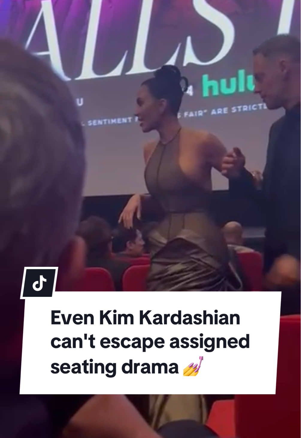Kim Kardashian couldn't find her seat at the All's Fair premiere… but don't worry, she was 'saved by' Elizabeth Berkley coming to the rescue! 🙌