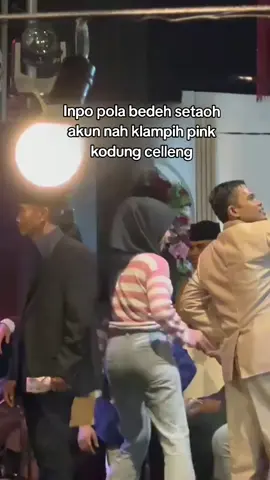 heboh di acaranya @dullo_sampang @dullo_sampang_2 dan kekasihnya @dedeck_fitri  #fyp #viraltiktok #pernikahandullosampang2  #dullosampang #masukberanda 