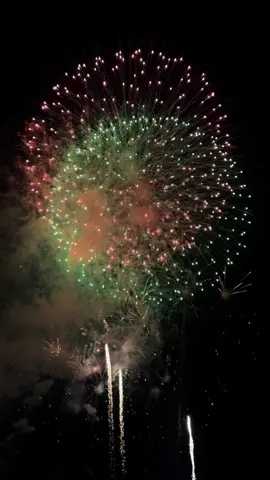 Cảm ơn vì đã từng cùng nhau đi qua một đoạn đường đẹp. Chúc anh hạnh phúc với những gì chọn lựa.”