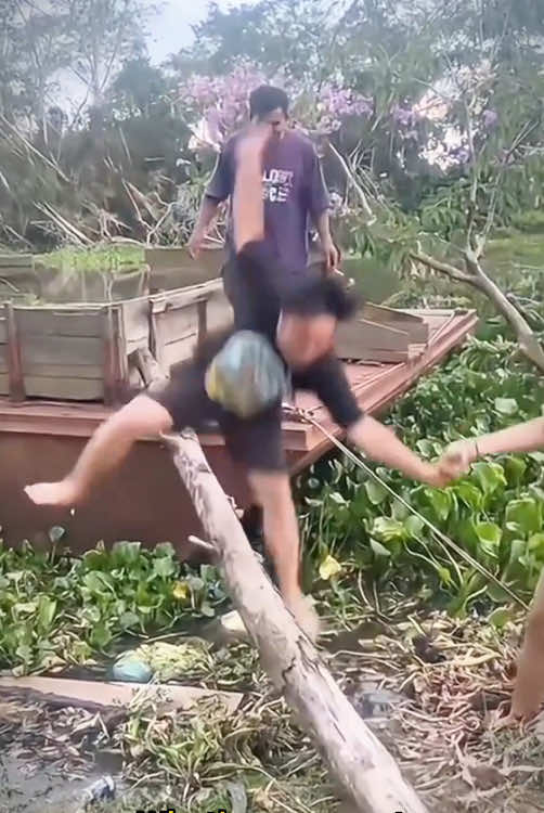 Who’s more unlucky?#fyp #foryou #usa #funny #funnymoments #foryoupage #unlucky #tiktok 