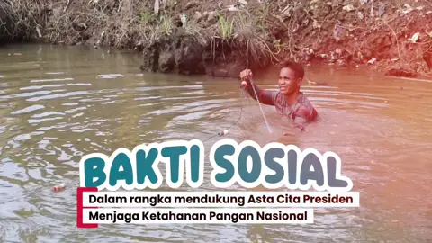 DUKUNG ASTACITA PRESIDEN, LAPAS TANJUNGBALAI LAKSANAKAN BAKTI SOSIAL KEPADA MASYARAKAT SEKITAR _______________________ Tanjungbalai — Dalam rangka mendukung Asta Cita Presiden khususnya pada poin peningkatan ketahanan pangan nasional, Lembaga Pemasyarakatan (Lapas) Kelas IIB Tanjungbalai Asahan melaksanakan kegiatan bakti sosial kepada masyarakat sekitar, Jumat (17/10/2025). Kegiatan dilaksanakan di area Sarana Asimilasi dan Edukasi (SAE) Perikanan Lapas Tanjungbalai Asahan dan dihadiri langsung oleh Kalapas Refin Tua Simanullang, didampingi Kasi. Binadik & Giatja, Jawilson Purba beserta jajaran pejabat eselon IV dan V lainnya juga turut hadir mitra strategis dari Bank BRI Tanjungbalai. Dalam kegiatan ini, Lapas Tanjungbalai membagikan 30 paket ikan patin segar kepada masyarakat sekitar. Menariknya, ikan patin tersebut merupakan hasil karya dan pembesaran dari warga binaan pemasyarakatan (WBP) yang selama ini dilatih dan dibimbing oleh jajaran Binadik dan Giatja dalam kegiatan budidaya ikan di kolam SAE yang baru saja dipanen/ditangkap.  Dalam sambutannya, Kalapas Refin Tua Simanullang menyampaikan bahwa kegiatan ini merupakan bentuk nyata dukungan Lapas terhadap program pemerintah pusat. “Melalui kegiatan ini, kami ingin menunjukkan bahwa warga binaan juga bisa berkontribusi dalam menjaga ketahanan pangan nasional. Program budidaya ikan patin di SAE ini bukan hanya memberikan keterampilan, tetapi juga berdampak sosial positif bagi masyarakat sekitar,” ujar Refin. Sementara itu, salah satu warga penerima bantuan mengungkapkan rasa terima kasih atas kepedulian pihak Lapas. “Kami sangat berterima kasih kepada Lapas Tanjungbalai. Ikan yang dibagikan sangat bermanfaat bagi keluarga,” ucapnya dengan senyum bahagia. Kegiatan bakti sosial ini diharapkan dapat mempererat hubungan baik antara Lapas dan masyarakat sekitar, sekaligus menjadi wujud kontribusi nyata dalam mendukung kebijakan nasional di bidang ketahanan pangan. Dan dalam hal ini Lapas Tanjungbalai Asahan - Direktorat Jenderal Pemasyarakatan Kanwil Sumatera Utara akan terus berkomitmen mendukung Asta Cita Presiden dalam menjaga dan memperkuat ketahanan pangan nasional melalui berbagai kegiatan produktif dan berkelanjutan. #LapasTanjungbalaiAsahan #PemasyarakatanProduktif #AstaCitaPresiden #KetahananPanganNasional #BaktiSosialLapas 