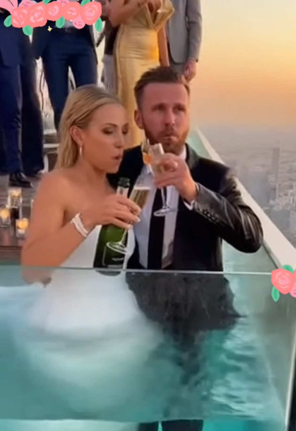 💍🍾Traumhochzeit über den Dächern… bis der Infinitypool anderer Meinung war 😭 