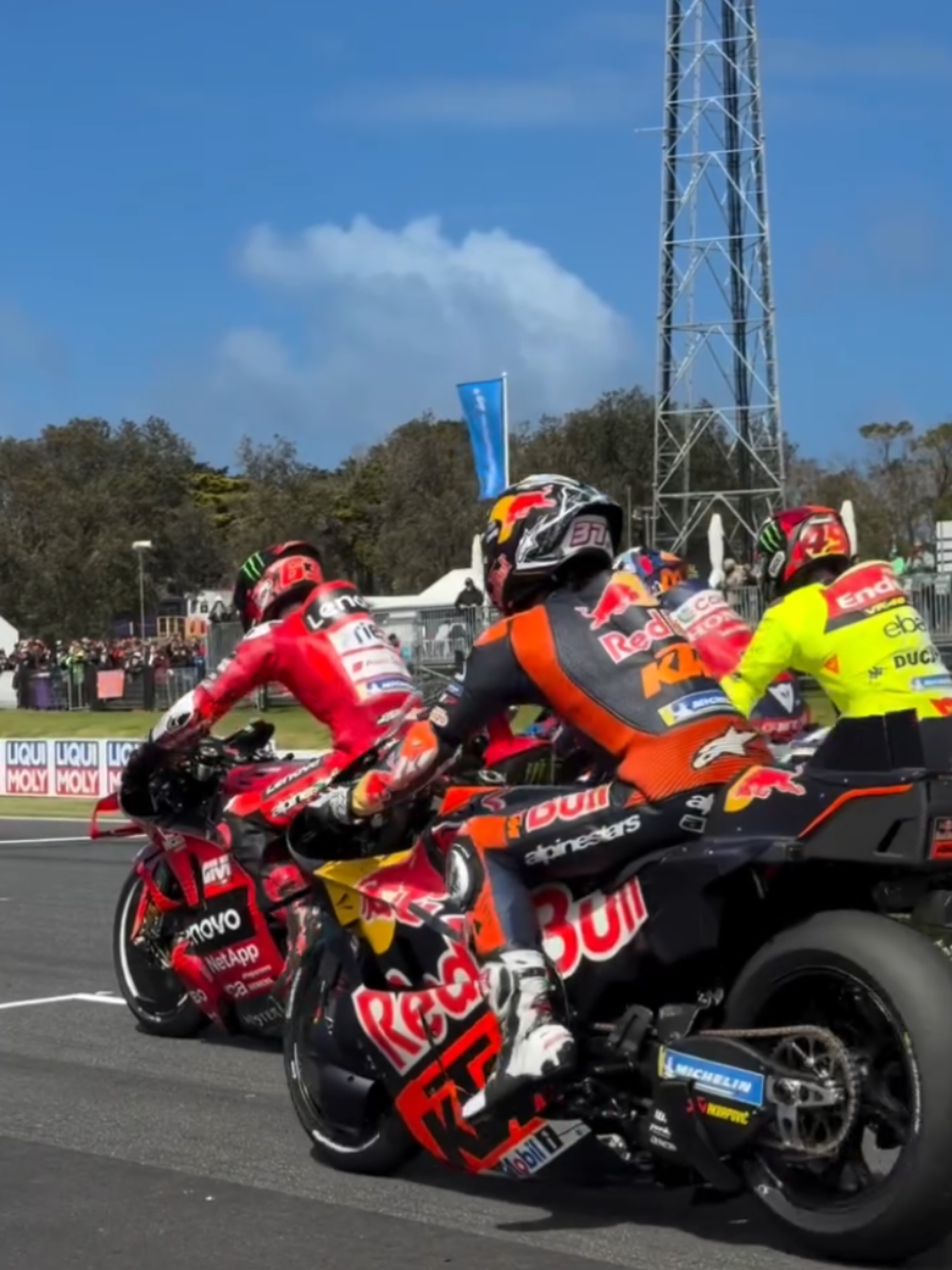 Friday session at Philip Island ✅🇦🇺 #motogp #marcmarquez #weare93 #australiangp #todorojo🔴 