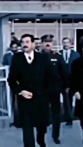 _يقول المثل الإفريقي :الفراشة التي تطير بين الأشواك تفقد أجنحتها..🍁🖤