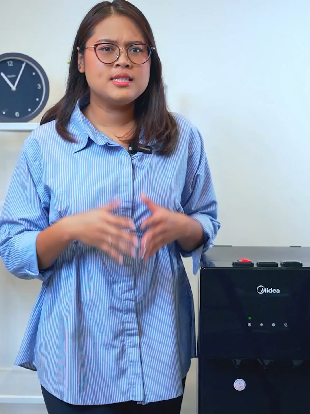 Tenang, ada Midea Dispenser Bottom Loading! Tinggal geser, masukin galon, beres deh~ #Midea #mideaindonesia #Homeliving #homeappliances #dispenser