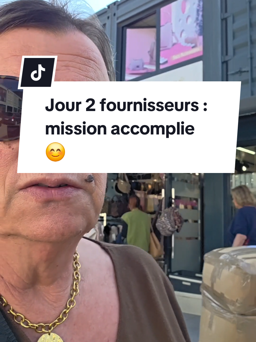 Mission accomplie, je prends la route la voiture blindée, le reste sera livré mardi 🤩 parmi les nouvelles pépites qui arrivent : manteaux. doudounes, pulls, gilets, pantalons, tuniques, bijoux, leggings simili... bref beaucoup de choix en perspective 🥰 #unejourneeavecmoi #fournisseurs #nouvelleco #petiteentreprise #mode 