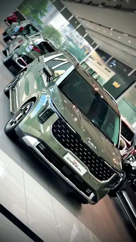 Ai biết giá chiếc này giơ tay coi 😎😎 #Kia #Carnival #fyp #chillwithtiktok #Xe 
