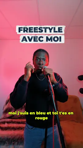 Freestyle avec moi 🎤 en duo J’suis en bleu 🔵, toi t’es en rouge 🔴 NIVEAU DIFFICILE 🔥 Tag ton pote rappeur qui doit poser sur ça 🔥 #artist #musique #rap #freestylerap #studio 