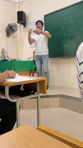 ເຮັດອີ່ຫຍັງນິ😅#T78 #sinhvienlaotaivietnam🇱🇦🇻🇳 