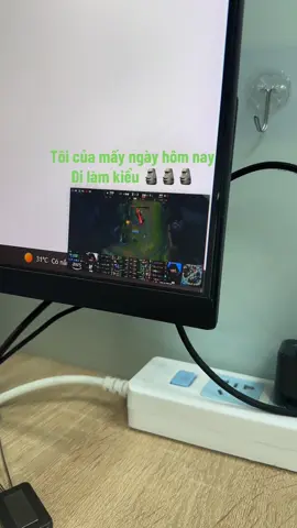 Làm việc nhưng tâm hồn thì CKTG 😂 #worldchampionship #leagueoflegends #funny #fyp 