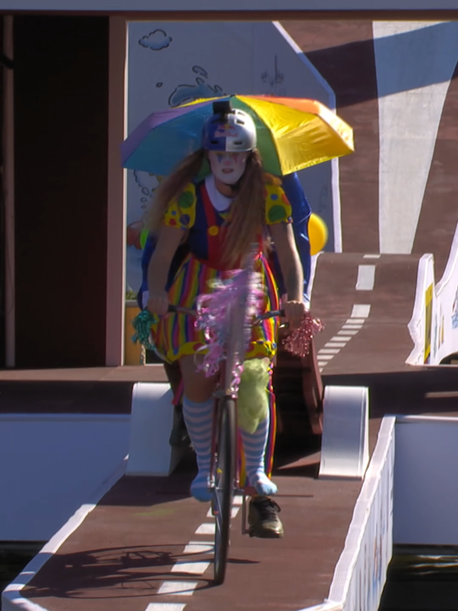 circus just hit the beam 🎪 #redbull #givesyouwiiings #energydrink #redbullstalenros #redbullsattelfest