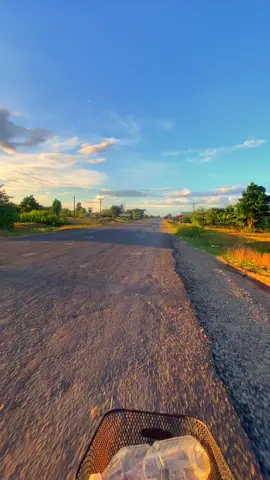 #สตอรี่_ความรู้สึก😔🖤🥀 #วิวบ้านนอก🍃 #ทุ่งนา☀️☀️ #ท้องฟ้า #🌾🌾 #fyp #เธรดเพลง 