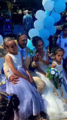 TCHÖKWÉ 🫶🏾 1 ans jour pour jour Mr et Mme COTTIN 🫶🏾🩵🤍 Merci a toutes les familles qui ont contribué pour que ce jour sois inoubliable 🫶🏾 #pweytaDGLaMontagne #Tchökwé #Bangs 