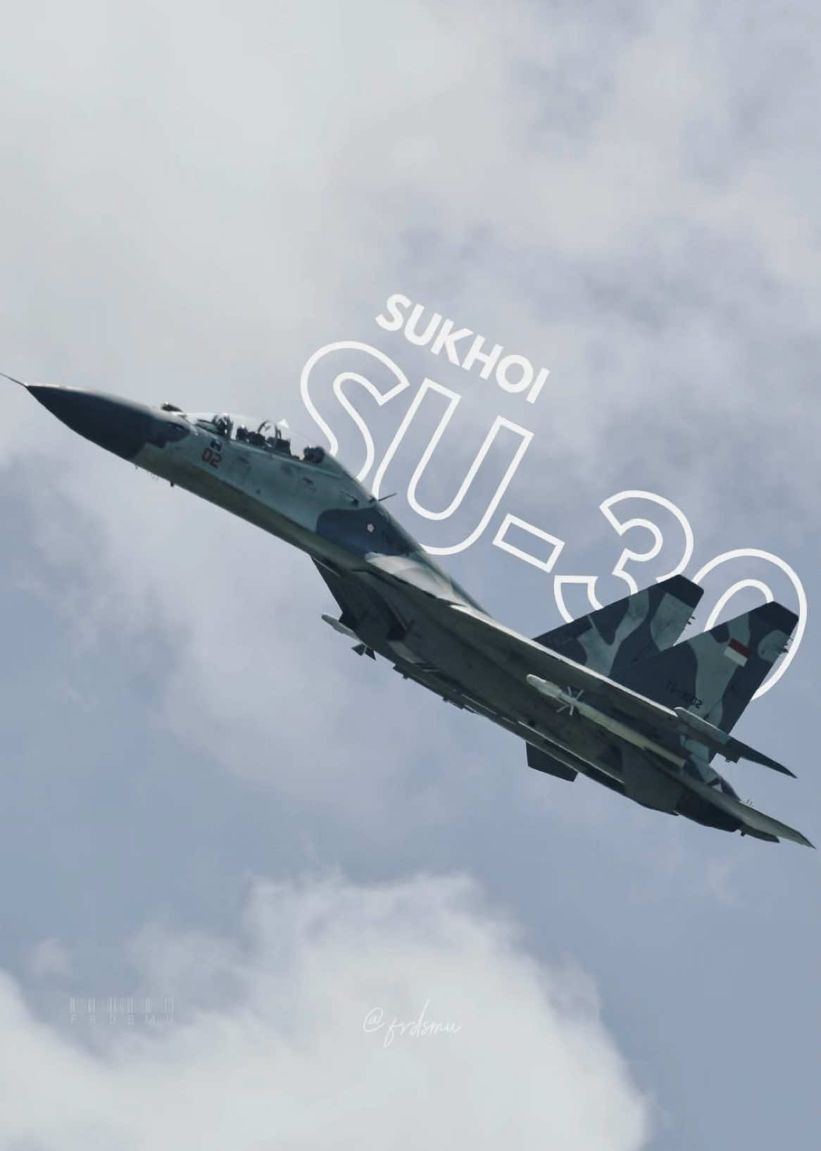 Abang2an Paling disegani di Kawasan 😎⚡️ #sukhoi #su30 #tniau #tucano #papua