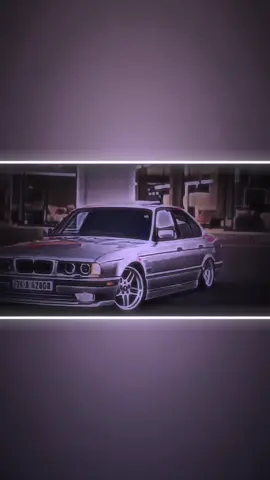 BMW  العشق ترند جديد بي ام دبليو#bwm525bwm320wm525b #تصميم_فيديوهات🎶🎤🎬 #الموصل_دهوك_اربيل_بغداد_كركوك #BMW #مالي_خلق_احط_هاشتاقات 