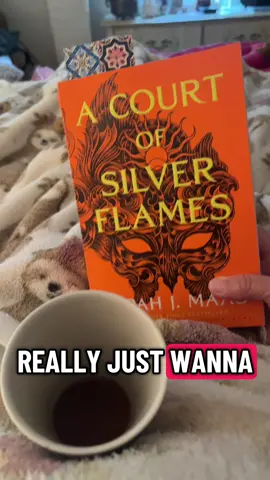 I have a pocket of time before I start my day.. I really need to workout.. but I really need to dive into my book!!! What do I do?!! 😜 #BookTok #acotar #sarahhjmaas #fyp #foryou