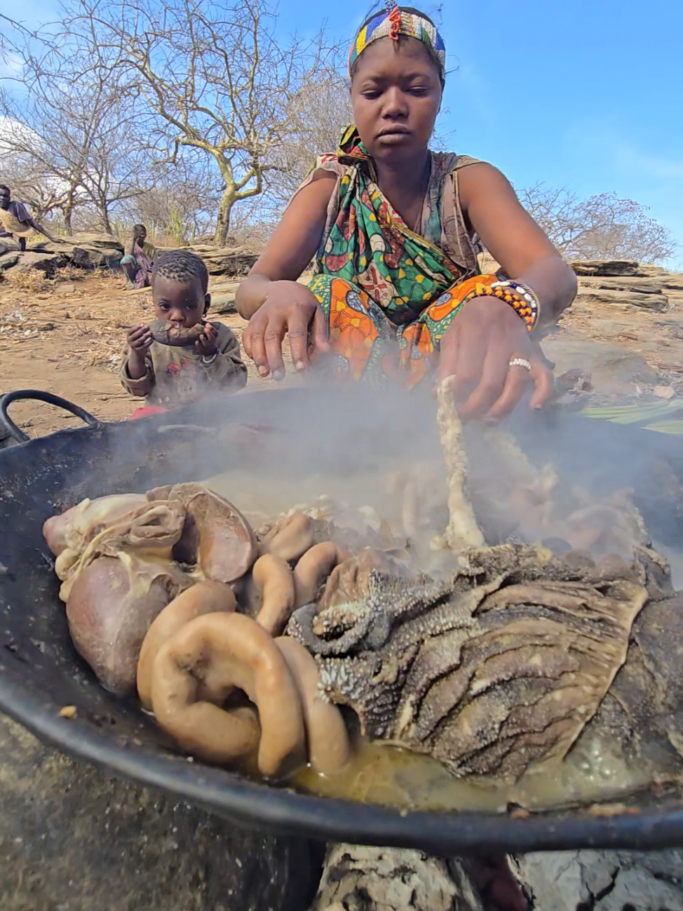 wow!wow! #hotfood #freshsoup #chaaba #dudukwe #hadzabetribe 