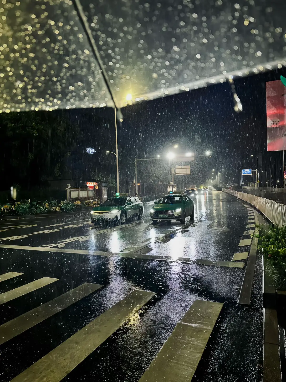 我不怪你不爱我，我怪我自己太爱你。