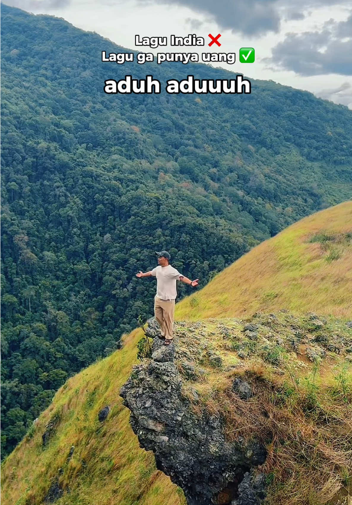 Membalas @suci amanda ulah juga kie  #meme #lagusunda #sundaindia #puncakgagoan #sumbar 