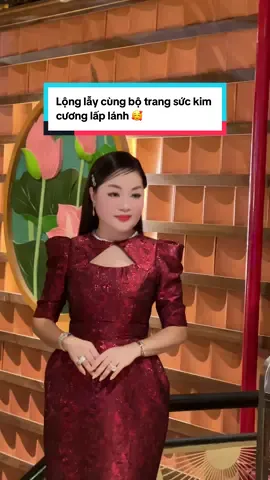 ✨ CEO Hoàng Thanh Nga lộng lẫy cùng bộ trang sức kim cương lấp lánh trong tiệc sinh nhật NSƯT Kim Tử Long 😍 #NCA #HoangThanhNga #ngocchauau #kimcuongngocchauau #nsutkimtulong 