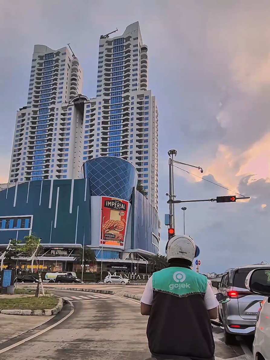 menara kembarnya medan ✨️ #manhattan #medan #fypシ゚ 