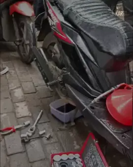 Humas Polsek Johar Baru Polres Metro Jakarta Pusat Kapolres Jakpus Resmikan Gerai Rakyat Auto ke-4 untuk Ojol: “Polisi dan Ojol Sama-sama Mengabdi untuk Masyarakat” Jakarta Pusat — Kapolres Metro Jakarta Pusat, Kombes Pol Susatyo Purnomo Condro, meresmikan Gerai Rakyat Auto ke-4 yang ditujukan untuk komunitas ojek online (ojol), dalam kegiatan bertajuk “Jumat Peduli Bersama Ojek Online Polri untuk Masyarakat”, Jumat (17/10/2025).